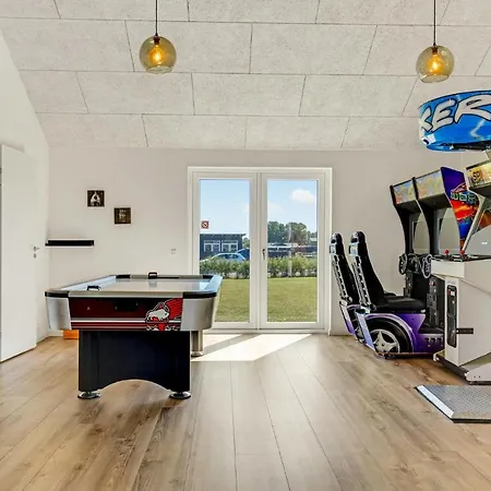 Stunning In Haderslev With Wifi 別荘